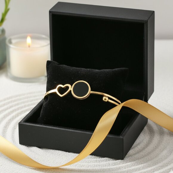 Elegant 18K Gold Plated Stainless Steel Bangle Bracelet - Heart & Black Charm - Picture 3 of 8